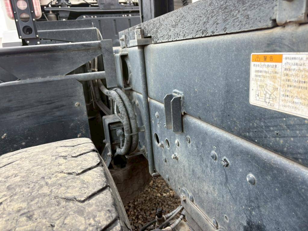 三菱ふそうスーパーグレートダンプ大型（10t）[写真15]