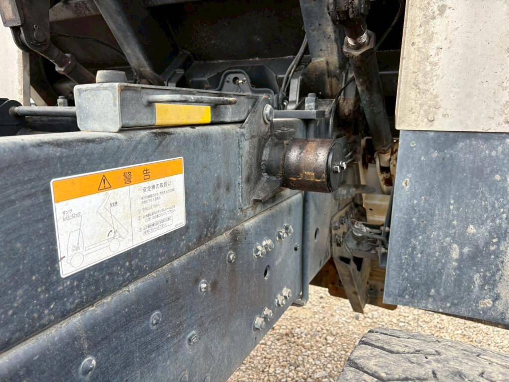 三菱ふそうスーパーグレートダンプ大型（10t）[写真16]