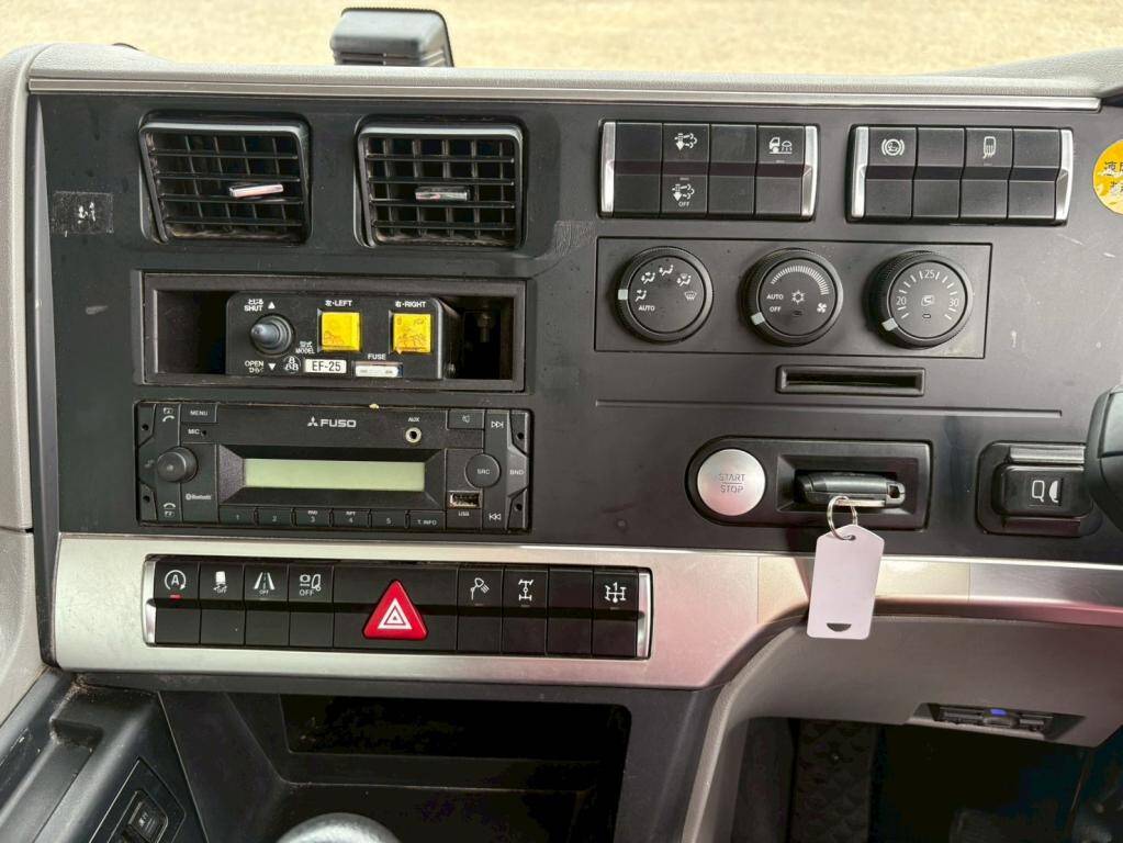 三菱ふそうスーパーグレートダンプ大型（10t）[写真21]