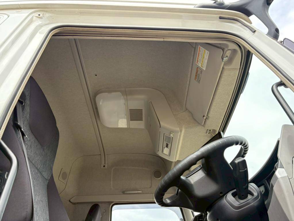 三菱ふそうスーパーグレートダンプ大型（10t）[写真23]