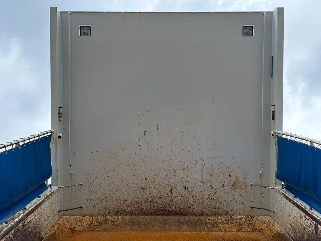 三菱ふそうスーパーグレートダンプ大型（10t）[写真06]