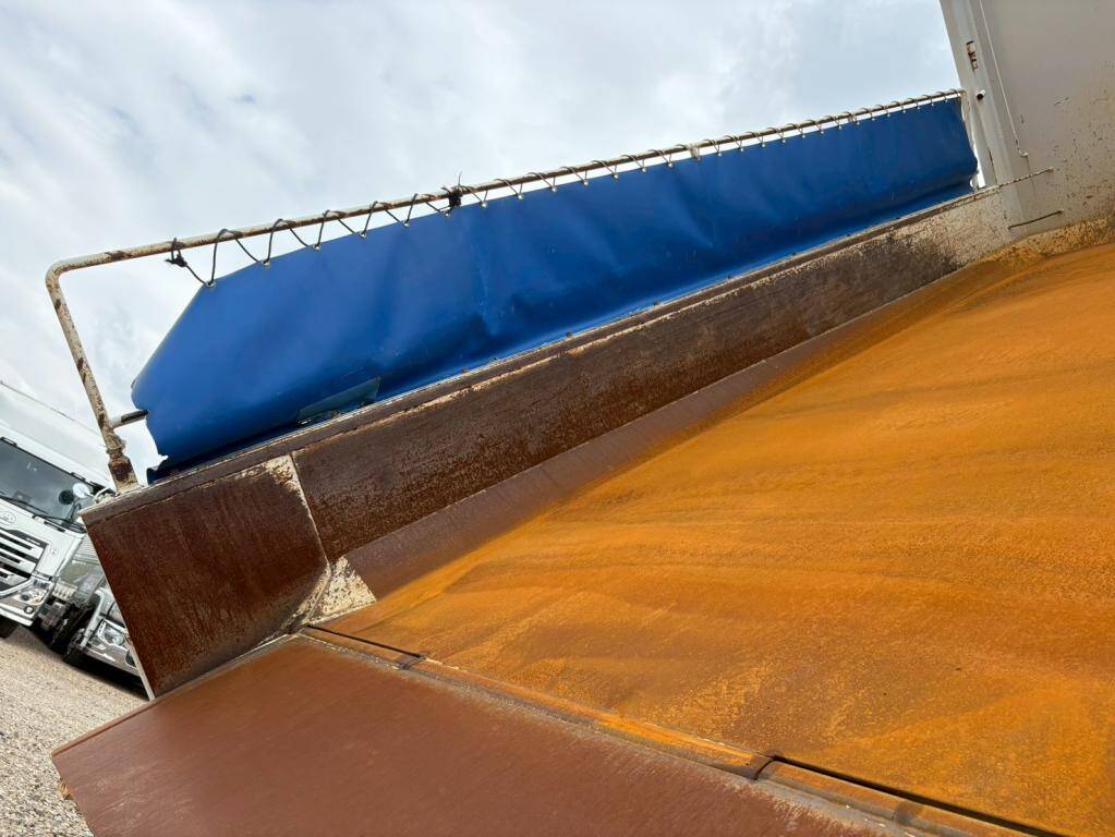 三菱ふそうスーパーグレートダンプ大型（10t）[写真08]