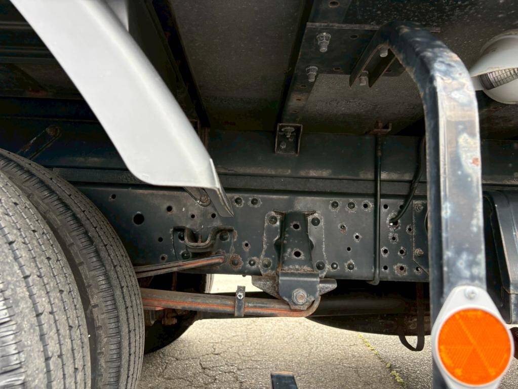 いすゞエルフアルミバン小型（2t・3t）[写真15]