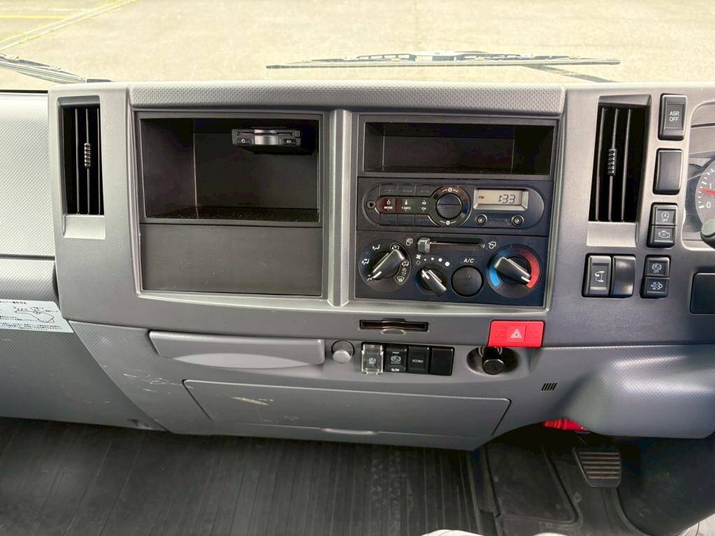 いすゞエルフアルミバン小型（2t・3t）[写真21]