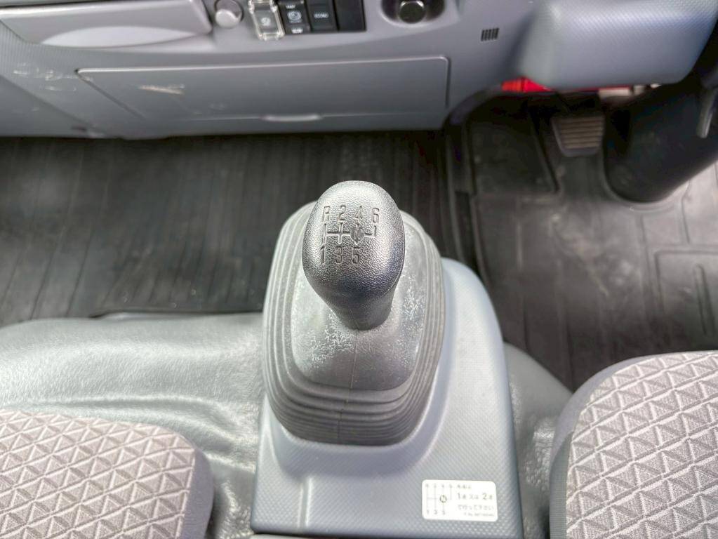 いすゞエルフアルミバン小型（2t・3t）[写真22]