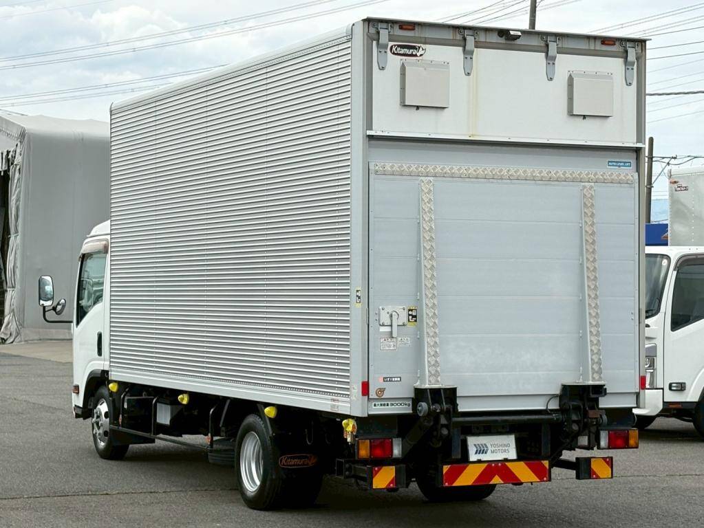 いすゞエルフアルミバン小型（2t・3t）[写真03]