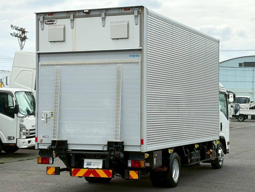 いすゞエルフアルミバン小型（2t・3t）[写真04]