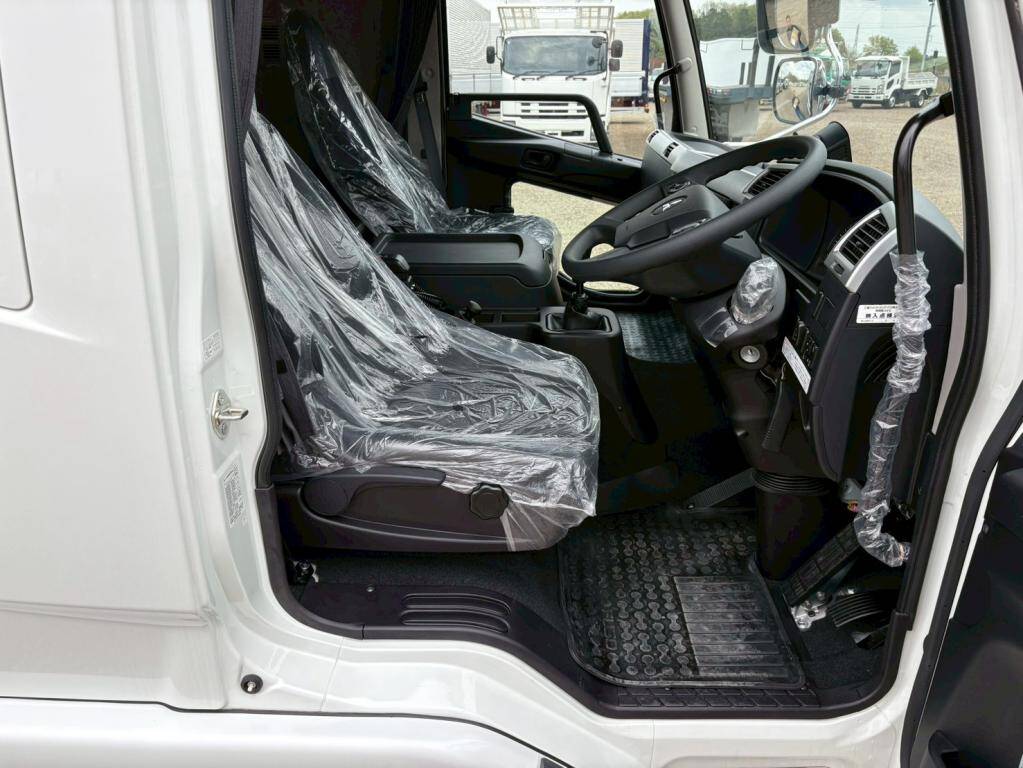 三菱ふそうファイターアルミブロック中型（4t）[写真17]