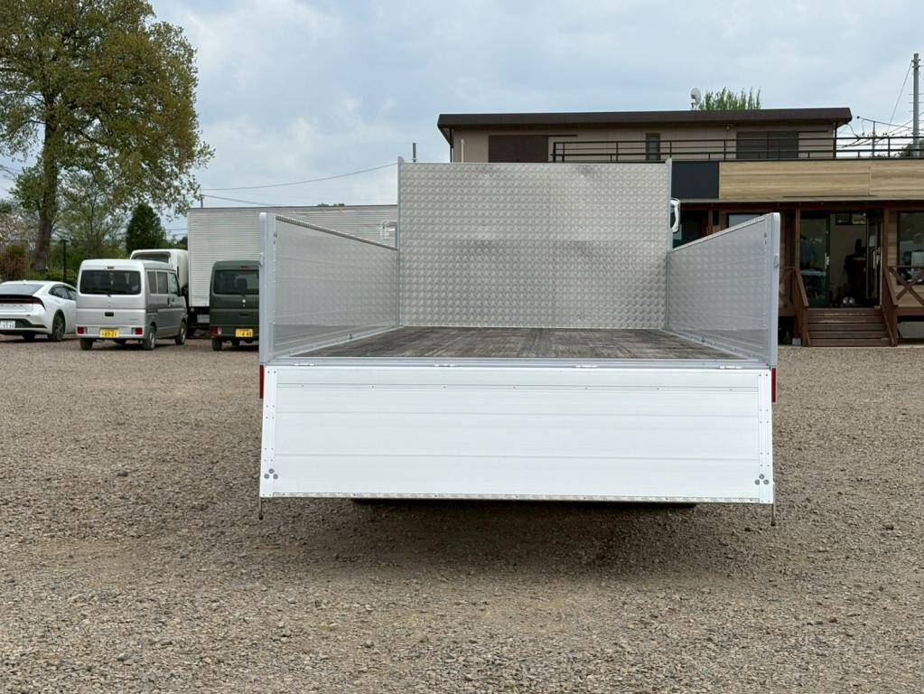 三菱ふそうファイターアルミブロック中型（4t）[写真09]