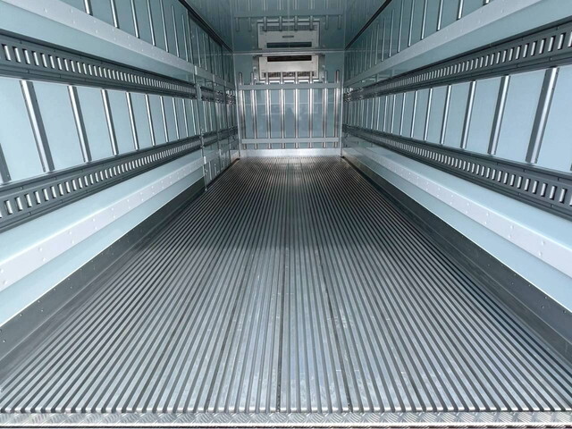 日野レンジャー冷凍車（冷蔵車）中型（4t）[写真14]