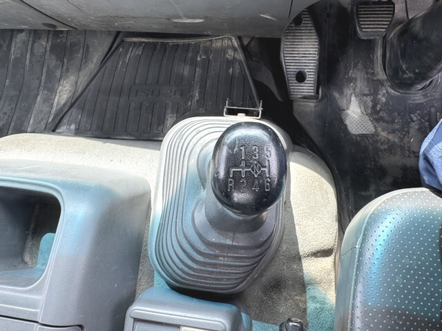 いすゞフォワードコンテナ専用車中型（4t）[写真11]