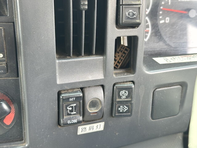 いすゞフォワードコンテナ専用車中型（4t）[写真13]