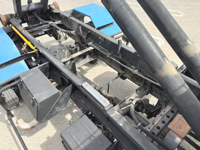 いすゞフォワードコンテナ専用車中型（4t）[写真19]