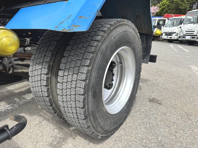 いすゞフォワードコンテナ専用車中型（4t）[写真22]