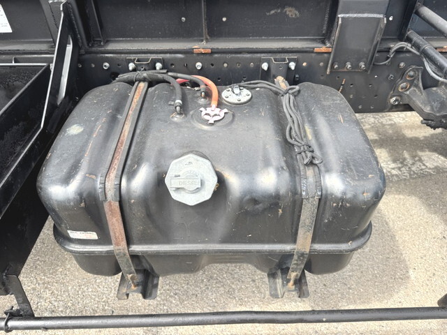 いすゞフォワードコンテナ専用車中型（4t）[写真24]