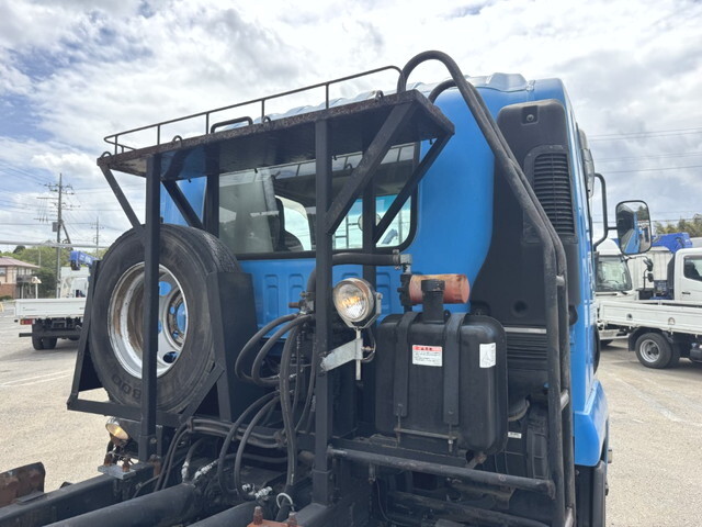 いすゞフォワードコンテナ専用車中型（4t）[写真26]