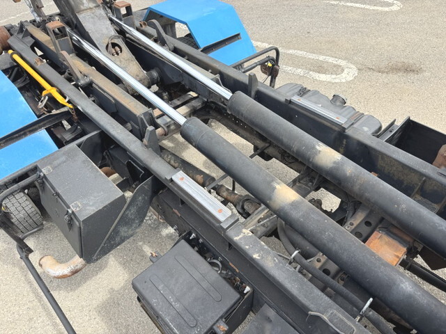 いすゞフォワードコンテナ専用車中型（4t）[写真27]