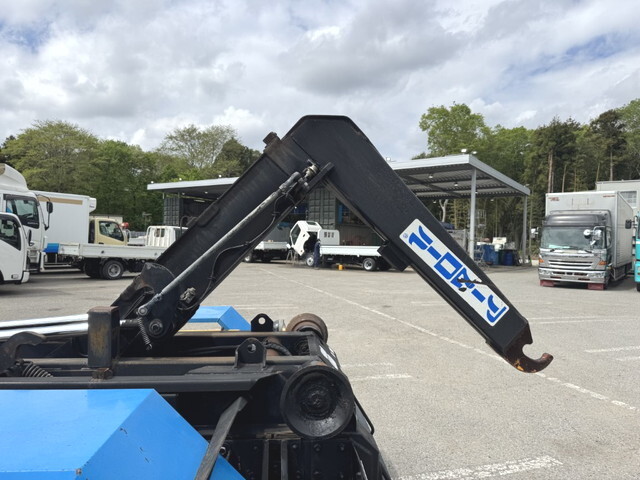 いすゞフォワードコンテナ専用車中型（4t）[写真30]