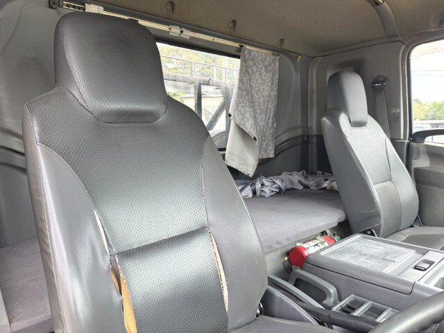 いすゞフォワードコンテナ専用車中型（4t）[写真07]