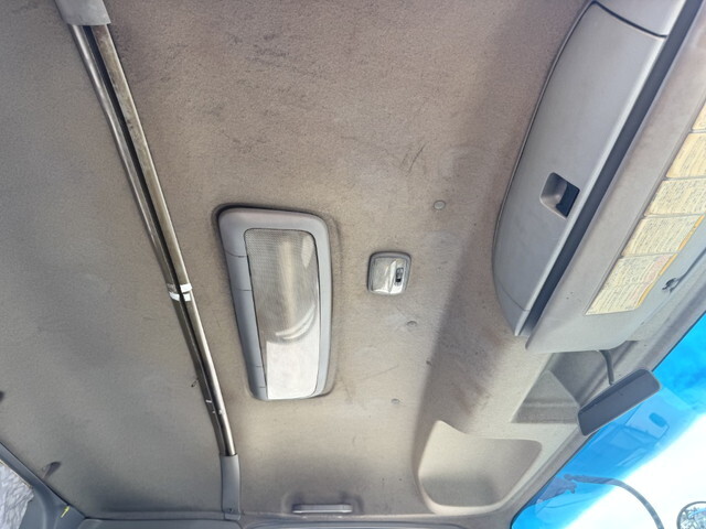 いすゞフォワードコンテナ専用車中型（4t）[写真08]