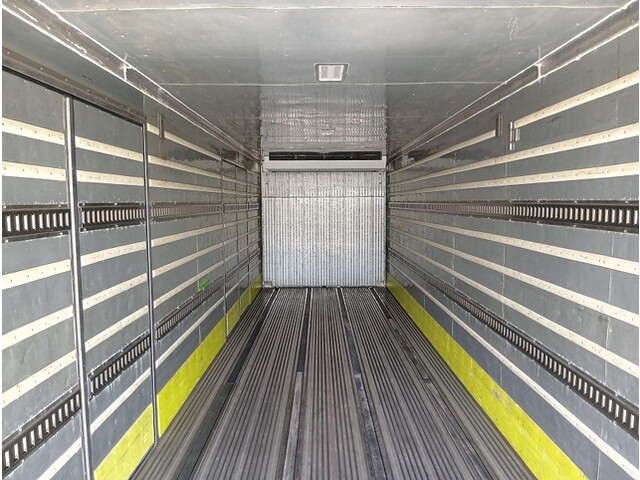 UDトラックスクオン冷凍車（冷蔵車）大型（10t）[写真11]