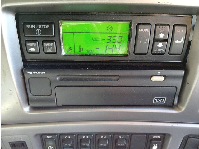 UDトラックスクオン冷凍車（冷蔵車）大型（10t）[写真09]