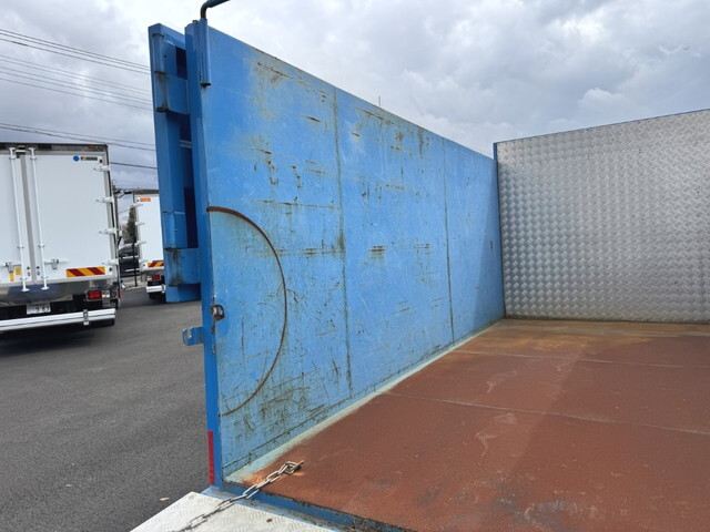 いすゞエルフその他の形状小型（2t・3t）[写真11]