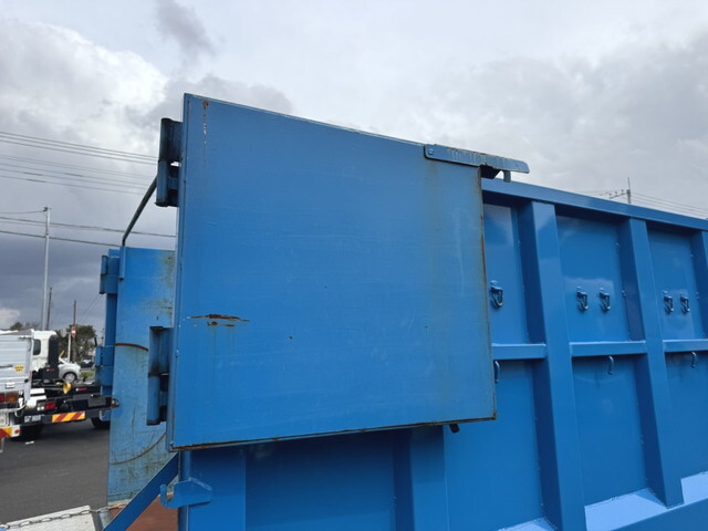 いすゞエルフその他の形状小型（2t・3t）[写真13]