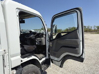 UDトラックスカゼット平ボディ小型（2t・3t）[写真29]