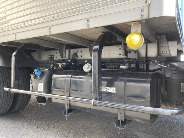 三菱ふそうキャンターアルミバン小型（2t・3t）[写真11]