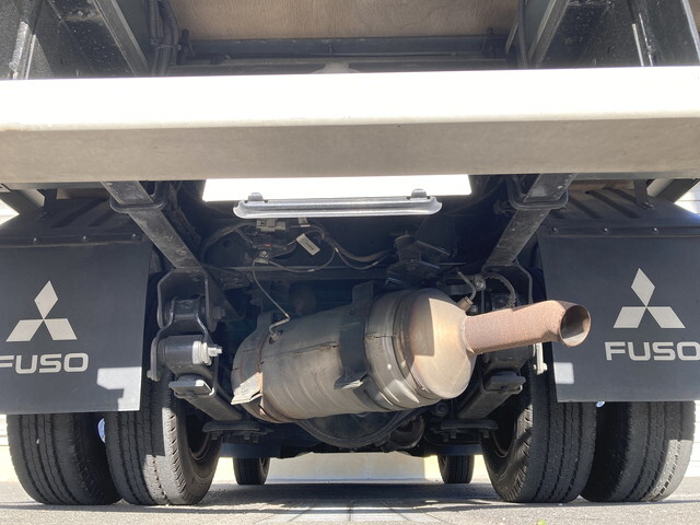 三菱ふそうキャンターアルミバン小型（2t・3t）[写真12]