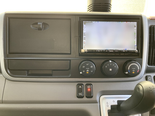 三菱ふそうキャンターアルミバン小型（2t・3t）[写真17]