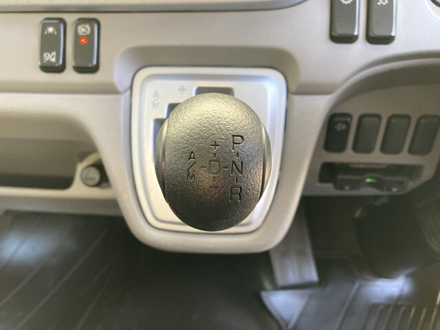 三菱ふそうキャンターアルミバン小型（2t・3t）[写真18]