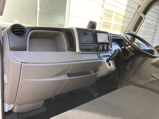 三菱ふそうキャンターアルミバン小型（2t・3t）[写真20]