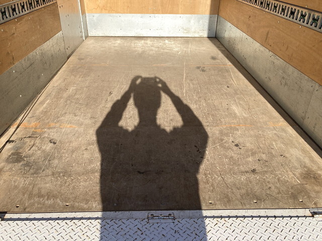 三菱ふそうキャンターアルミバン小型（2t・3t）[写真24]