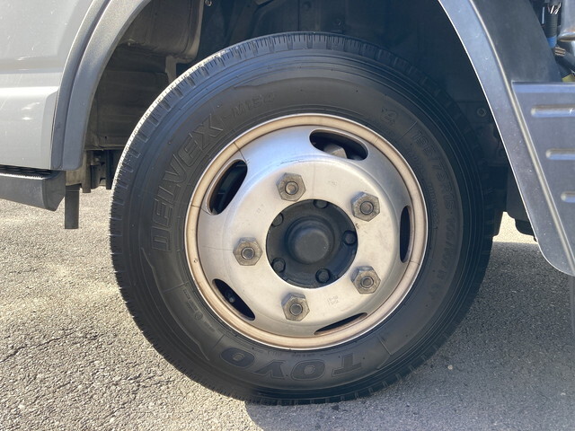 三菱ふそうキャンターアルミバン小型（2t・3t）[写真32]