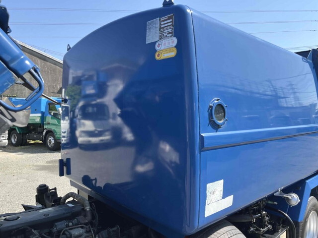 いすゞエルフパッカー車（塵芥車）小型（2t・3t）[写真35]