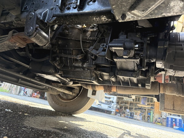 三菱ふそうキャンタークレーン5段小型（2t・3t）[写真18]