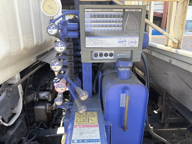 三菱ふそうキャンタークレーン5段小型（2t・3t）[写真25]