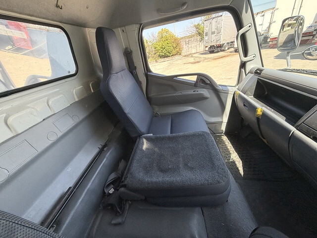 三菱ふそうキャンタークレーン5段小型（2t・3t）[写真33]