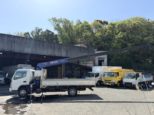 三菱ふそうキャンタークレーン5段小型（2t・3t）[写真05]