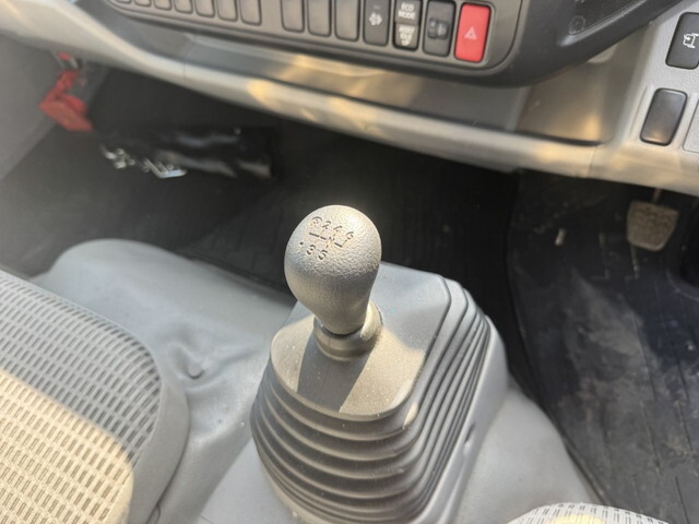 トヨタダイナ平ボディ小型（2t・3t）[写真15]