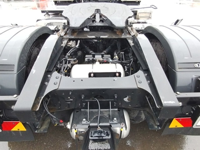 日野プロフィアトレーラーヘッド（トラクターヘッド）大型（10t）[写真06]