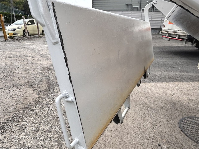 いすゞフォワードダンプ増トン（6t・8t）[写真12]