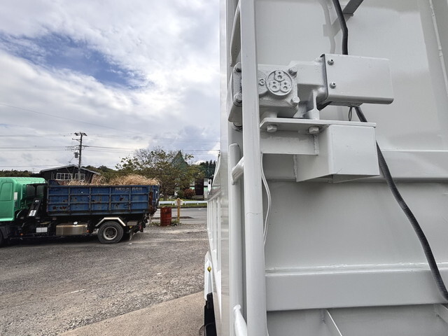 いすゞフォワードダンプ増トン（6t・8t）[写真20]