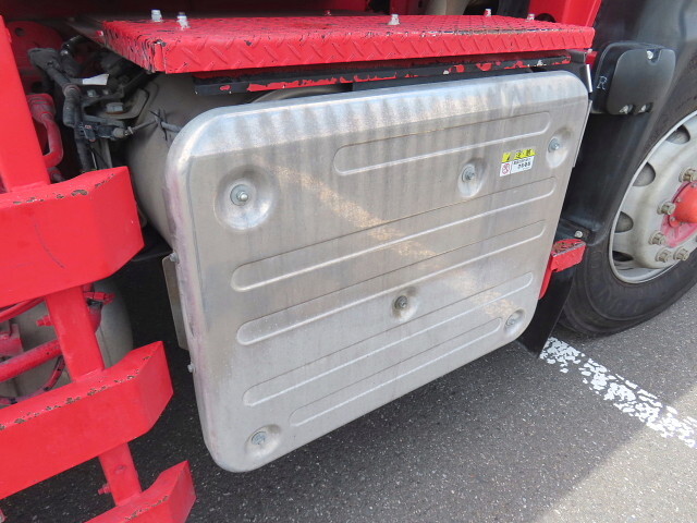 いすゞギガダンプ大型（10t）[写真13]