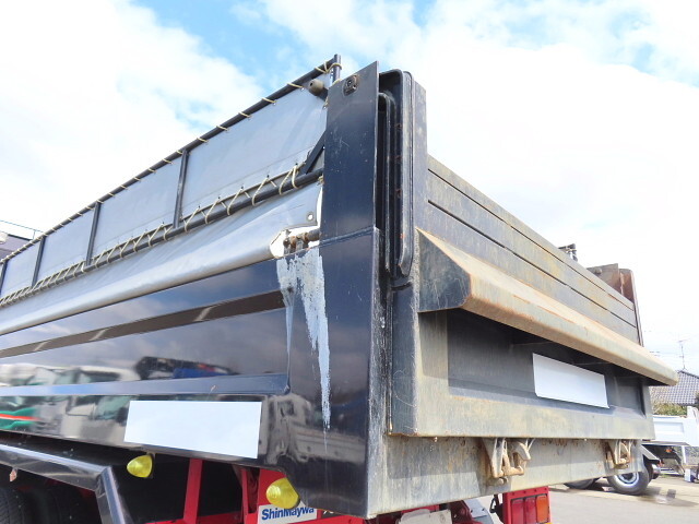 いすゞギガダンプ大型（10t）[写真27]