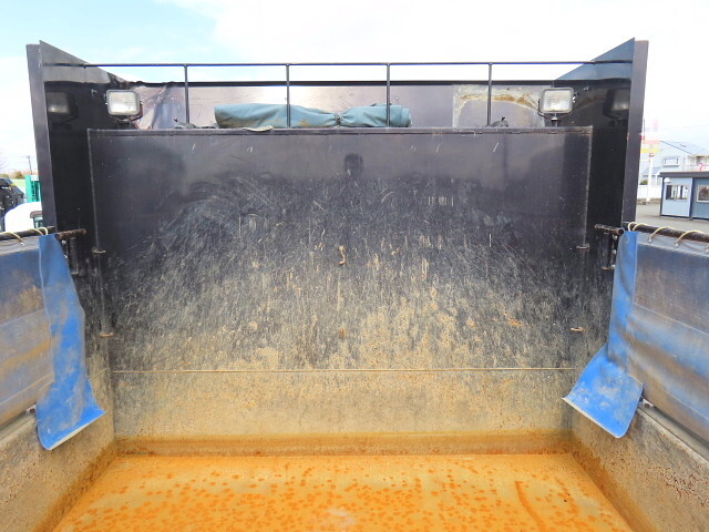 いすゞギガダンプ大型（10t）[写真33]