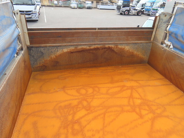 いすゞギガダンプ大型（10t）[写真34]