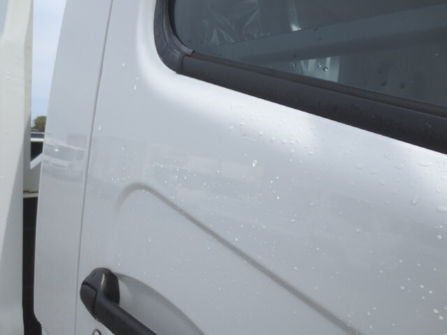 三菱ふそうファイター平ボディ中型（4t）[写真15]